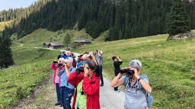 Wildtierbeobachtung mit Hans-Peter Gassner vom Wellness- und Wanderhotel Gassner im Nationalpark Hohe Tauern© Wellness- & Wanderhotel Gassner