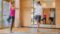 Entspannende Yogaübungen tragen zum seelischen und körperlichen Wohlbefinden bei. Das weiß auch das Hotel Wöscherhof in Uderns im Zillertal.© Rotwild