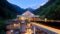 Die Dachterrasse im Abendrot vom Wanderhotel ZillergrundRock in Österreich© Huber Fotografie und Lorenz Masser