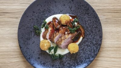 Die Kulinarik im Wanderhotel Wieser ist vielfältig: traditionelle Südtiroler Küche, mediterrane Spezialitäten, Grillabende.© Schaiter Fabian