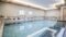 Im Innenpool des Wanderhotel Wieser vergisst man Alltagssorgen.© Schaiter Fabian