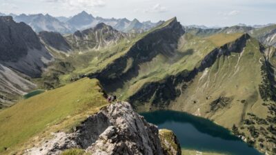 Drei Seen Wanderung im Tannheimer Tal mit Franz vom Wanderhotel Lumberger Hof© Lumberger Hof