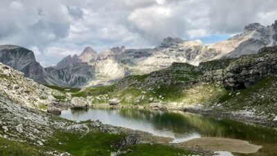 Wandern im Nationalpark Puez Geisler mit Silvia vom Wanderhotel Posta Zirm in Corvara© Posta Zirm