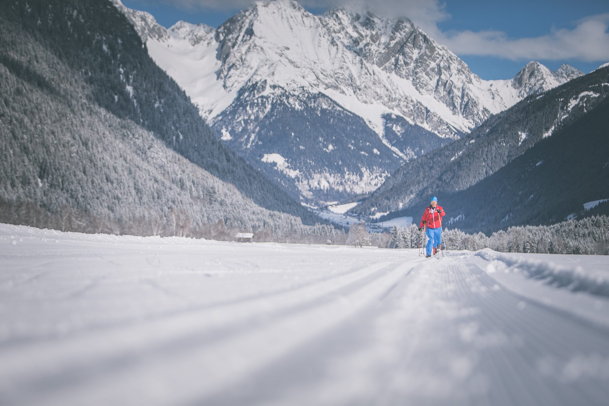 Beim Wanderhotel Autentis kann man Langlaufen im Antholzertal und Schneeschuhwandern in Antholz.