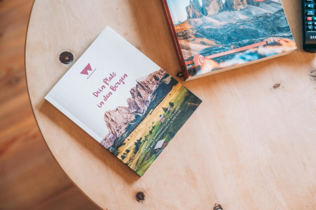 Informiere dich über die Hotels, die geführte Wanderungen in Österreich, Südtirol und Deutschland, anbieten. Hallo Wanderhotels!