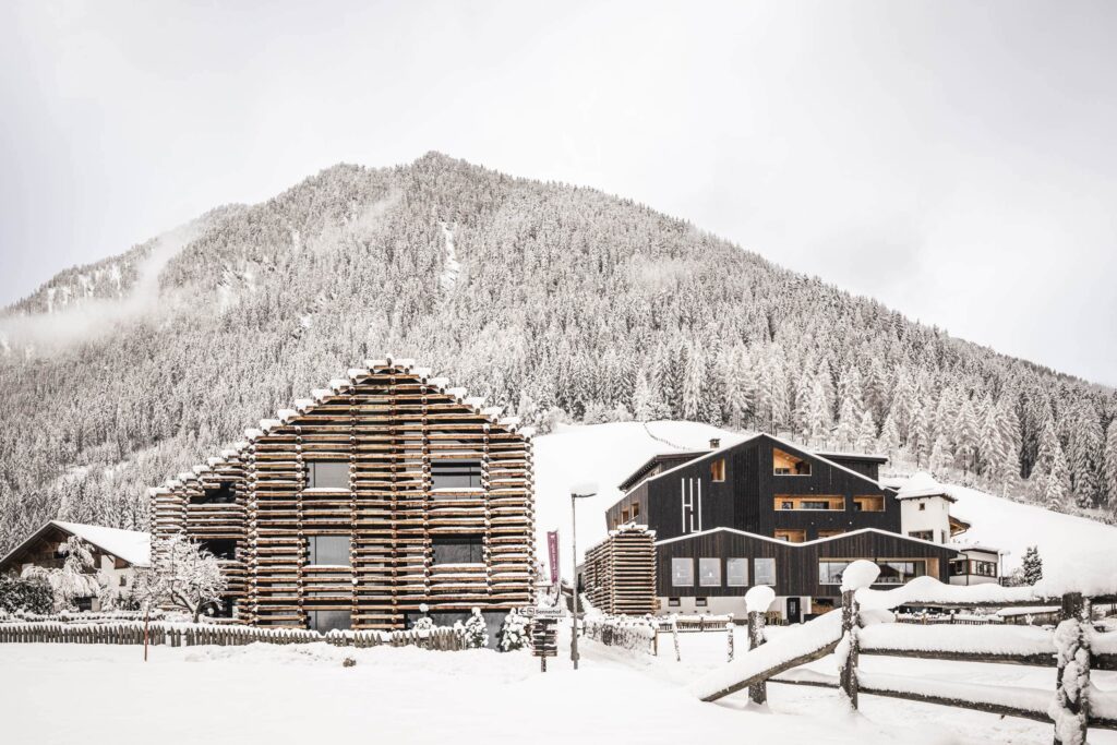Willkommen bei deinem Winterurlaub in Ratschings beim Wanderhotel Jaufentalerhof.