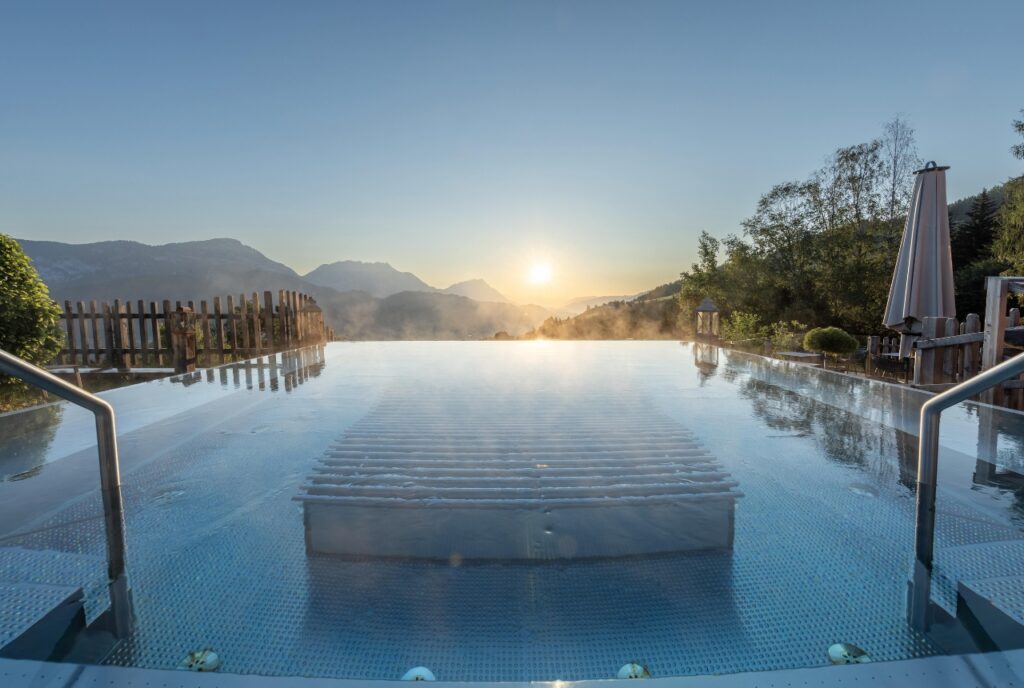 Luxury Infinitypool vom Wanderhotel Höflehner in der Schladming Dachstein Region