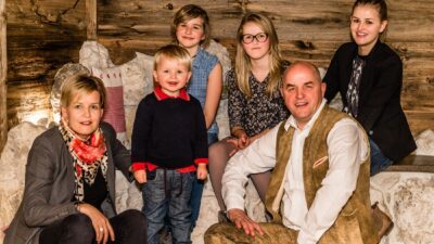 Familie Hinteregger vom familiengeführten Wanderhotel Lüsnerhof in SüdtirolFamilie Hinteregger vor rund 15 Jahren