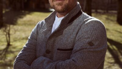 Stefan Leppert freut sich auf deinen Wanderurlaub in Tirol beim Wanderhotel Sonnalp.© Hotel Sonnalp