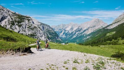 Das Karwendelhaus im Alpenpark Karwendel: Mit Bike oder zu Fuß erreichbar.© Region Seefeld