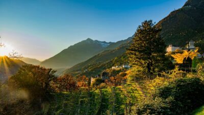 Herbstwandern in Südtiorl entlang des Herrschaftswegs beim Wanderhotel Golserhof in Dorf Tirol© Karlheinz Sollbauer Herbstwandern in Südtiorl entlang des Herrschaftswegs beim Wanderhotel Golserhof in Dorf Tirol© Karlheinz Sollbauer